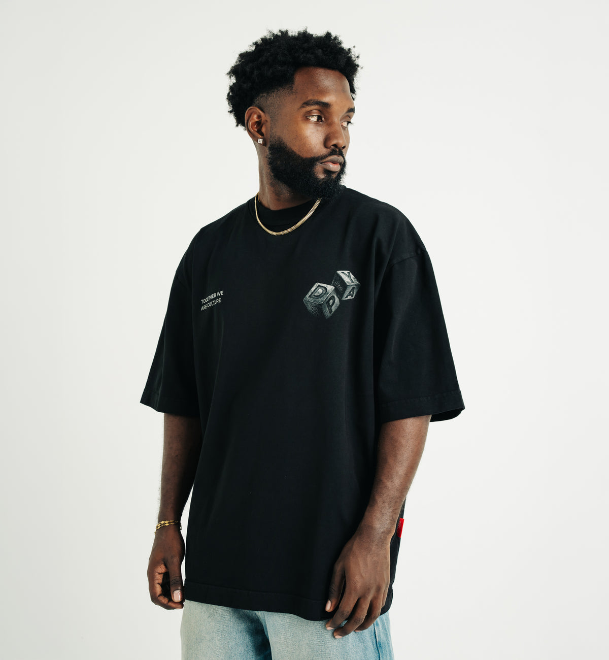 CAMISETA NEGRA DADOS ‘DYPA’