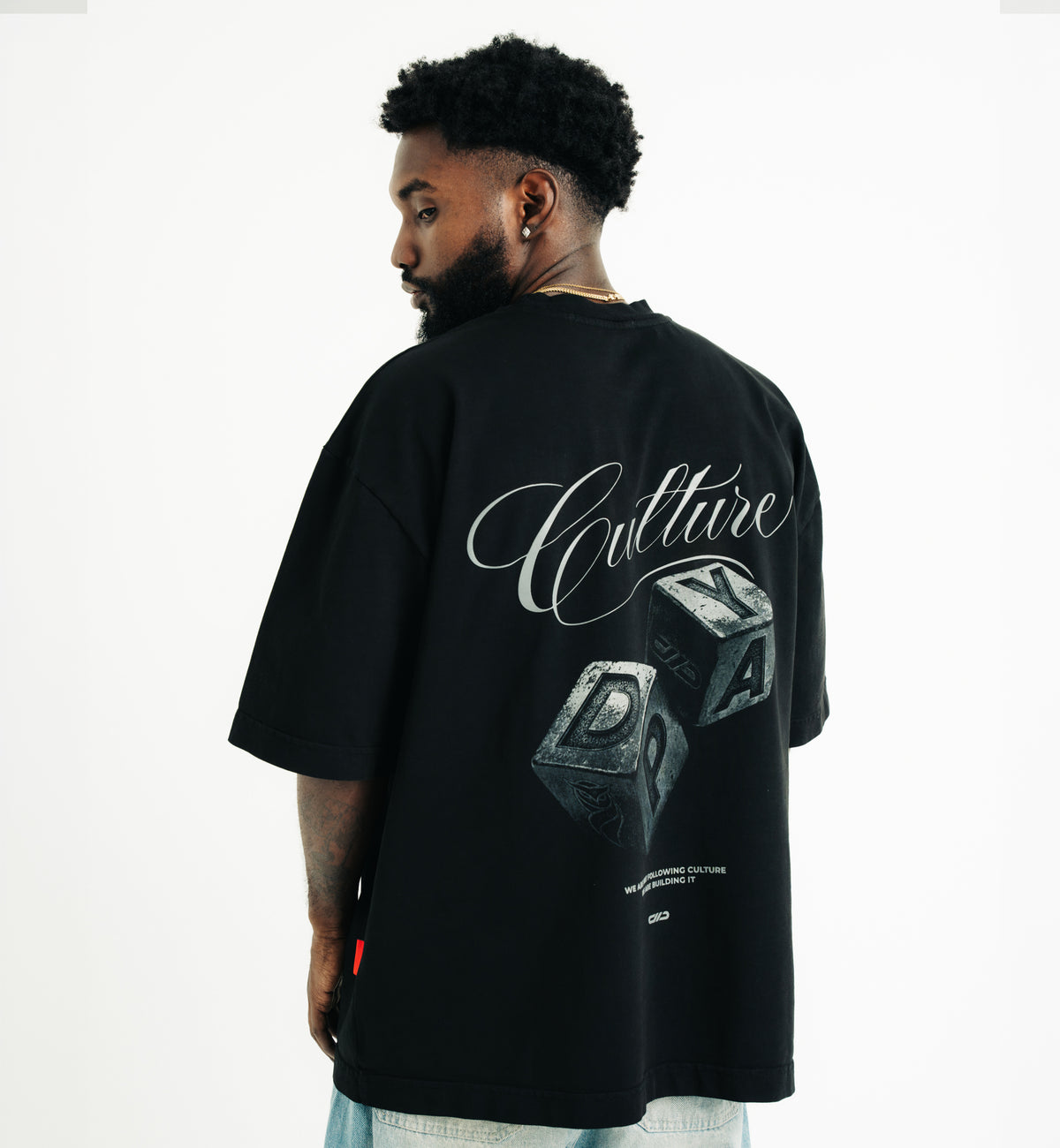 CAMISETA NEGRA DADOS ‘DYPA’